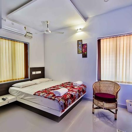 Rams Guest House Near Lulu Mall 트리반드룸 외부 사진