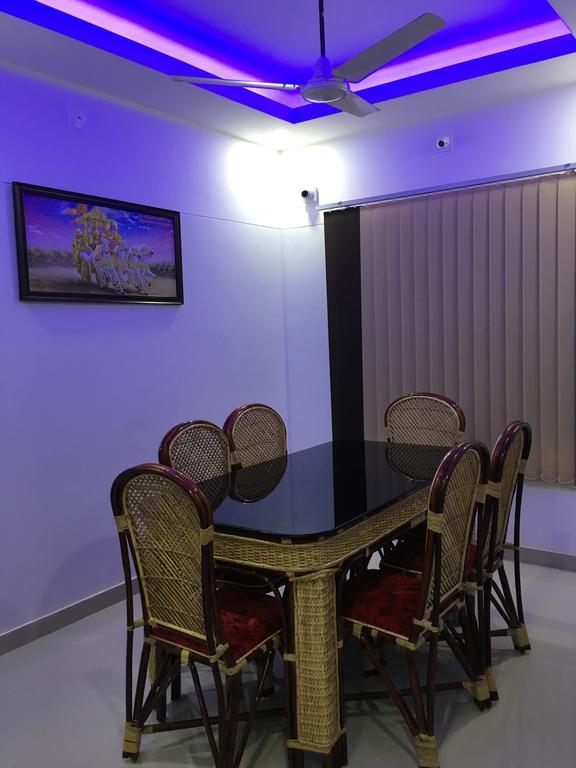 Rams Guest House Near Lulu Mall 트리반드룸 외부 사진