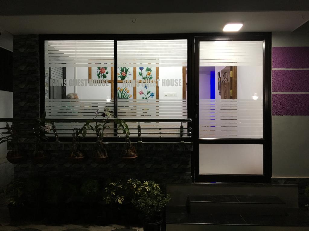 Rams Guest House Near Lulu Mall 트리반드룸 외부 사진